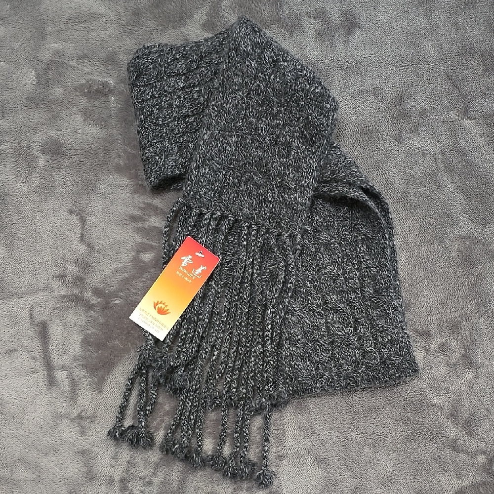 Elegant Gray Scarf